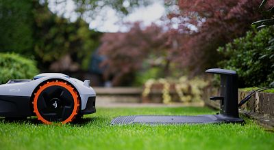 Instalace robotických sekaček na trávu