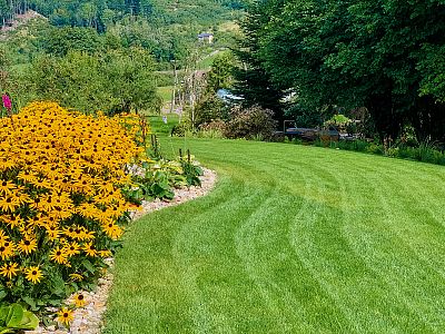 Stavba koupacího zahradního jezírka u rodinného domu ve Velkých Svatoňovicích