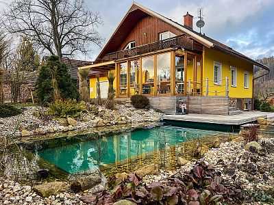 Stavba koupacího zahradního jezírka u rodinného domu ve Velkých Svatoňovicích